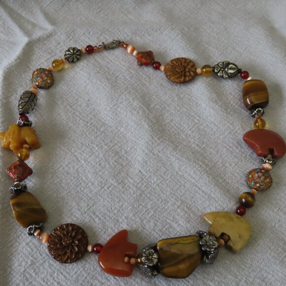 Stone and bead necklace - Picture 2 of 3